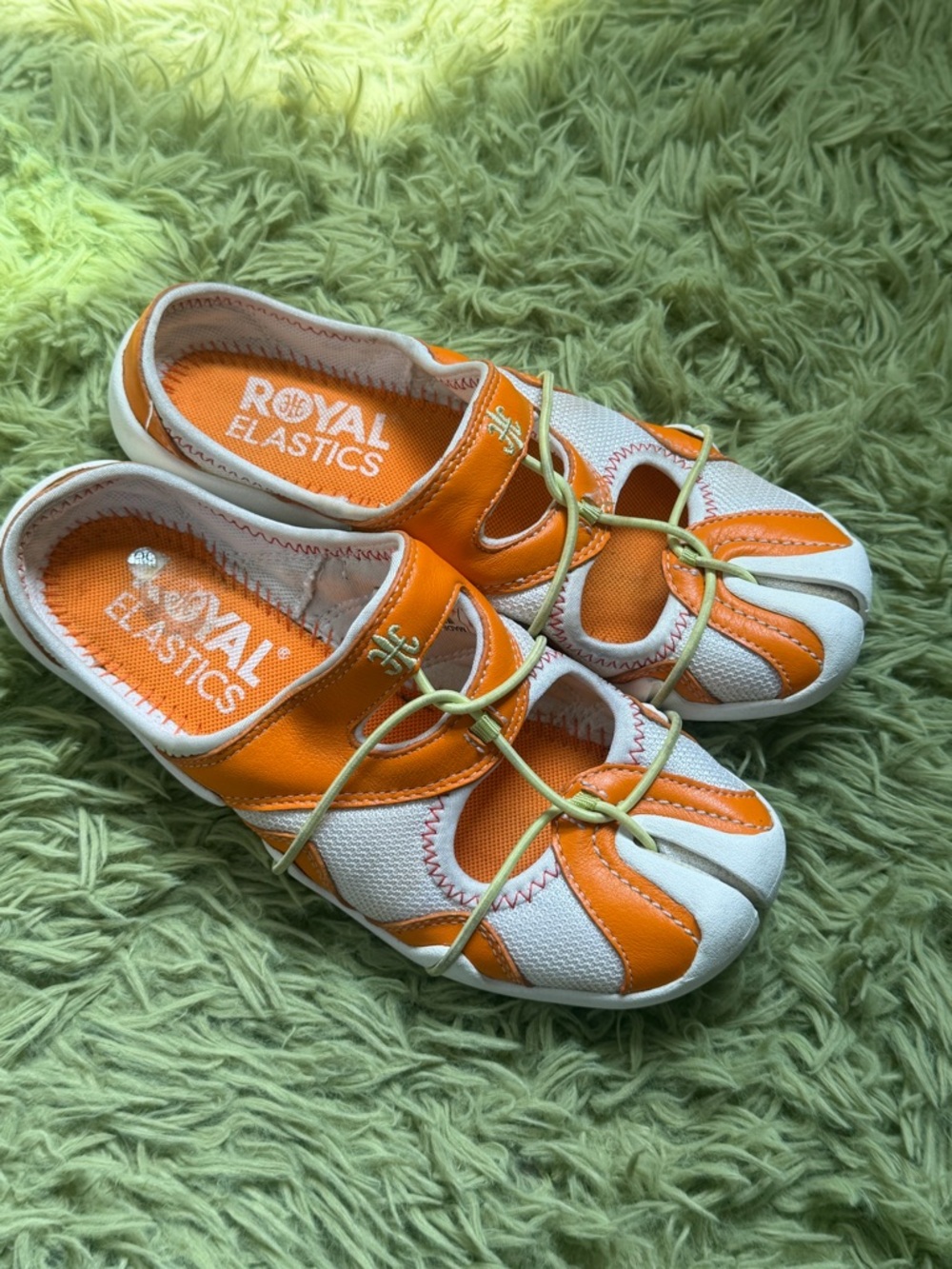 Royal Elastics Chedal Split Toe Ballet Flat - Picture 3 of 5